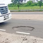 Desmantelamiento de Vialidad: Gremios Responsabilizan al Gobierno de Crear «Rutas de la Muerte»