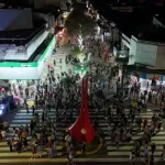 Una ola humana se apoderó de la peatonal de Resistencia en búsqueda del regalo deseado para las fiestas