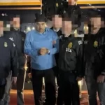 Las primeras imágenes de Maduro en EE.UU.: esposado y con sandalias en un centro de detención de Nueva York