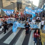 Docentes y no docentes universitarios se suman a la protesta nacional contra la reforma laboral