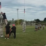 Susto en el Club San Patricio: se desprendió el travesaño de la «H» e hirió a un niño en un encuentro de rugby