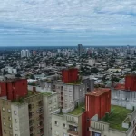 El tiempo mejora pero llega el fresco otoñal a Resistencia y zonas aledañas: abrigos en mano