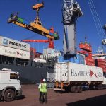Otra importación desde China llegó al puerto de Barranqueras: 1.460 cubiertas y dos contenedores de sanitarios