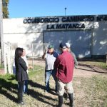 Infraestructura hídrica: Coordinan trabajos de limpieza y adecuación en el Canal Sur de Colonia La Matanza