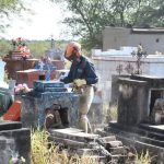 Con respeto y compromiso: se realizó un operativo integral de limpieza en el cementerio de Colonia La Matanza