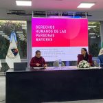 Desarrollo Humano realizó un conversatorio sobre prevención del maltrato a las personas mayores y firmó un convenio de capacitación
