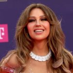 Thalía impactó mostrando su cuerpo: 54 años con microbikini