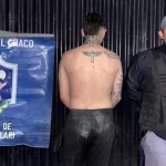 Un policía sufrió la amputación parcial de un dedo al ser mordido durante un violento procedimiento