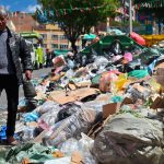 Bolivia en alerta sanitaria tras 15 días sin recolección de residuos y montañas de basura en las calles de La Paz