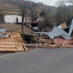 Viento zonda: destrozos, voladura de techos e incendios en Tafí del Valle