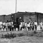 Cien años de historia rural: una escuela con ocho alumnos busca a sus exalumnos para celebrar