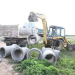 Infraestructura Preventiva: Realizan Obras de Canalización y Colocación de Tubos en la Villa Rural Carlos Palacio