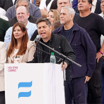 Kicillof se lanzó a presidente con un gesto a Cristina: «Está injustamente presa»